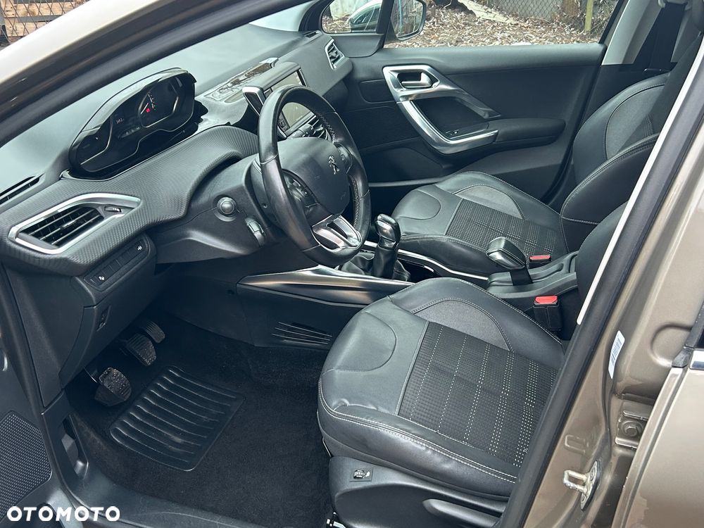 Peugeot 2008 - 8