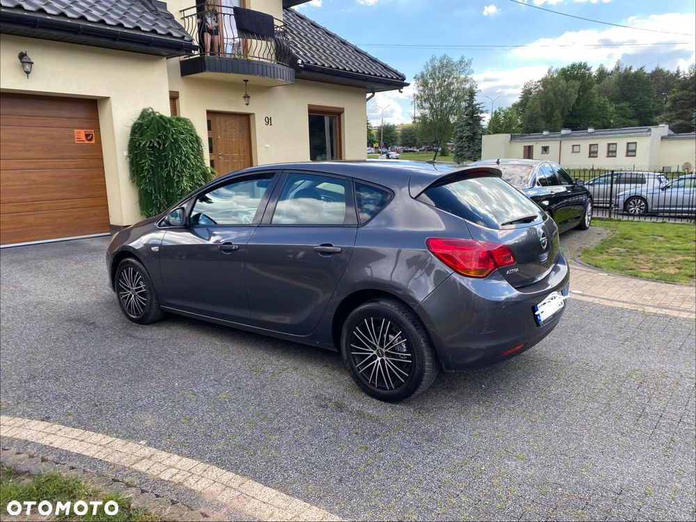 Opel Astra 1.4 Cosmo - 4