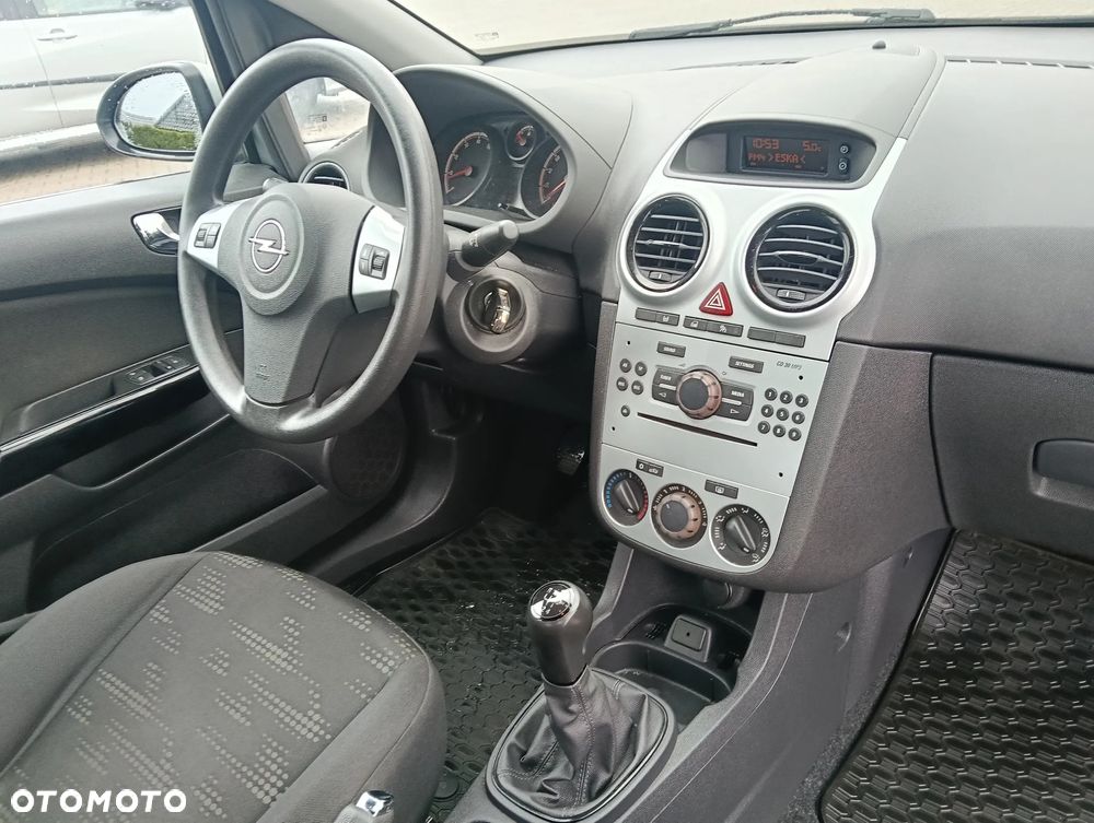 Opel Corsa 1.2 16V Essentia - 11