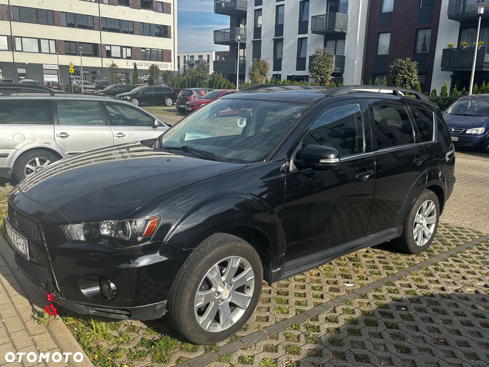 Mitsubishi Outlander 2.0 DID Instyle NAVI - 2