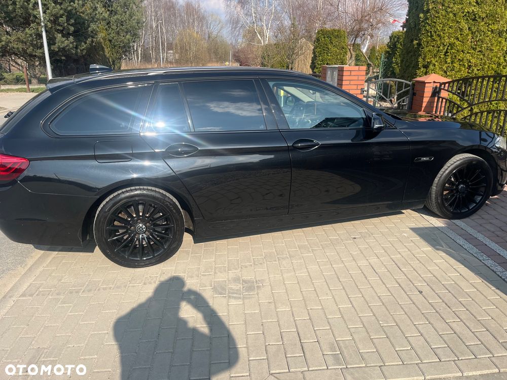 BMW Seria 5 525d xDrive Luxury Line - 17