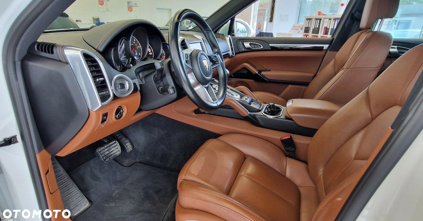 Porsche Cayenne - 15