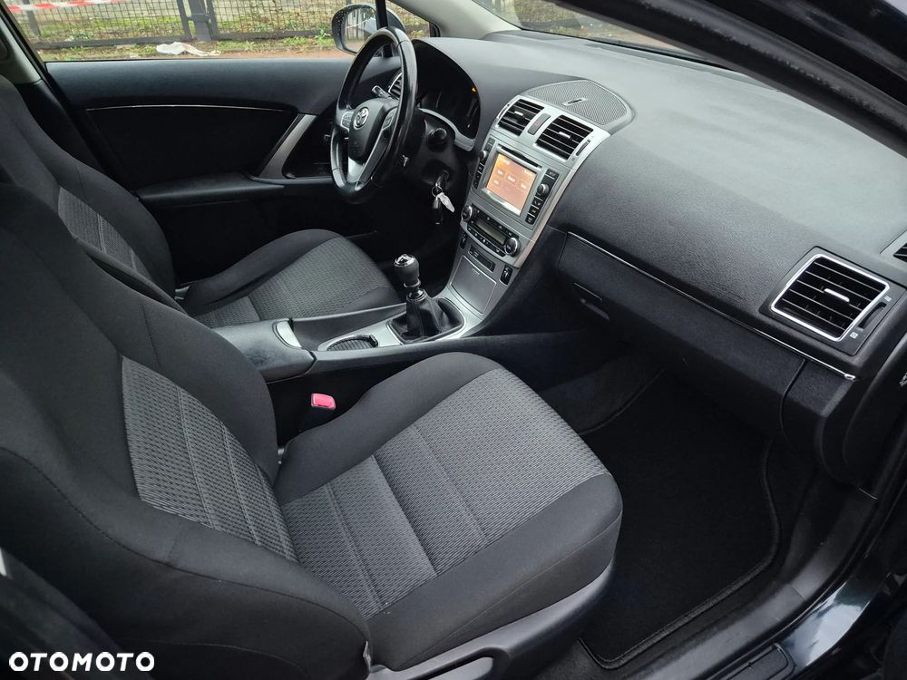 Toyota Avensis 1.8 Luna - 23