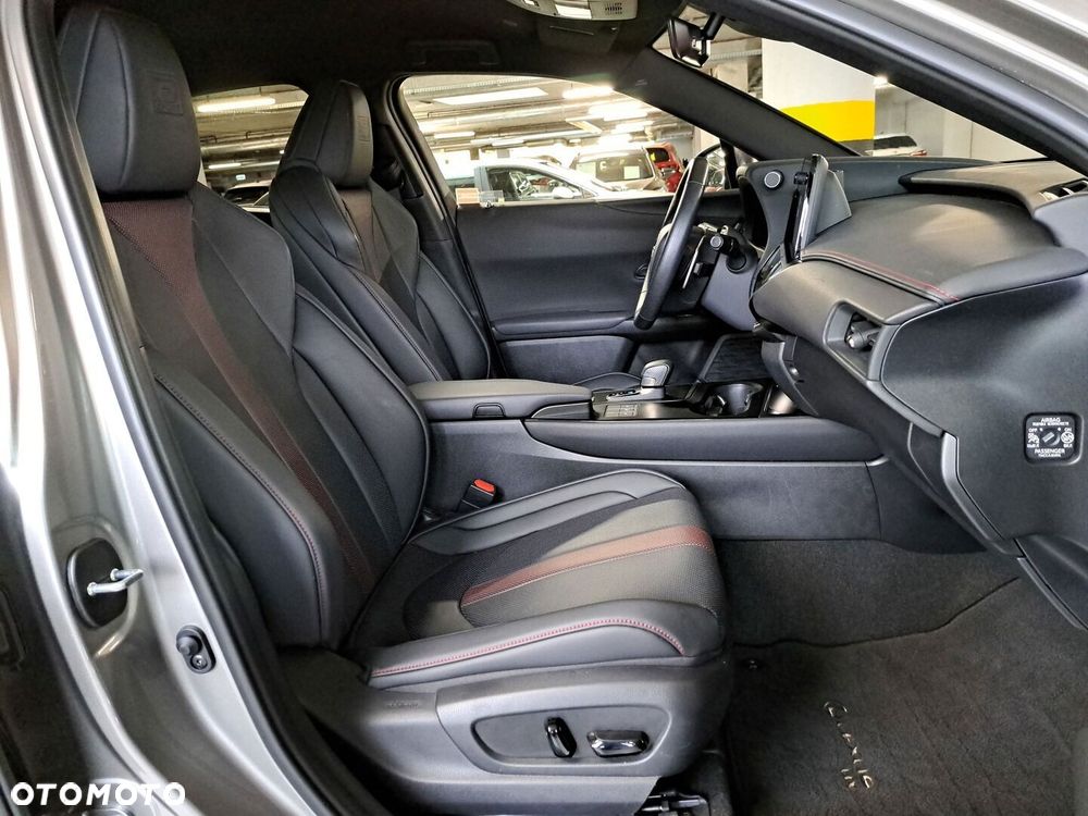 Lexus UX 300h F Sport AWD - 16