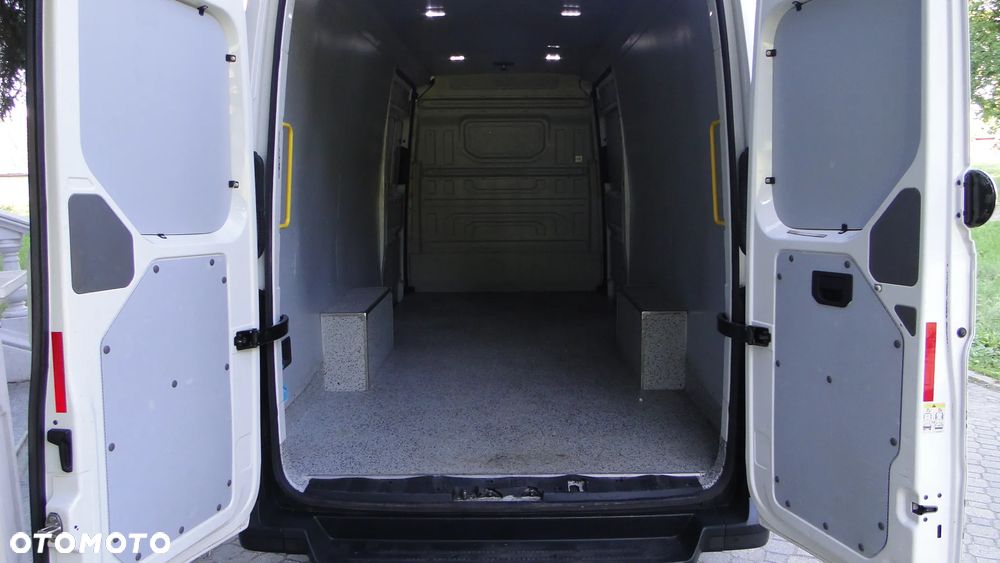 Volkswagen Crafter - 13
