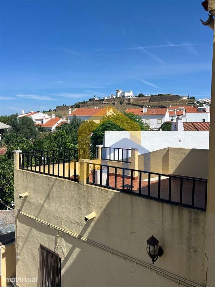 Moradia T4, no centro de Estremoz com quintal - Grande imagem: 5/58