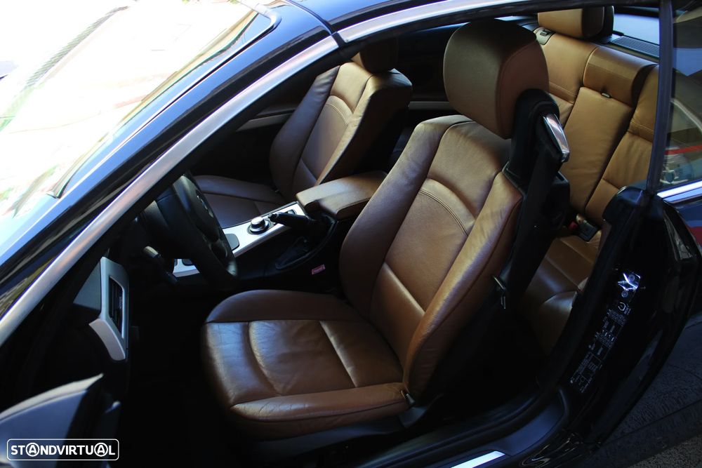BMW 330 i Auto - 23