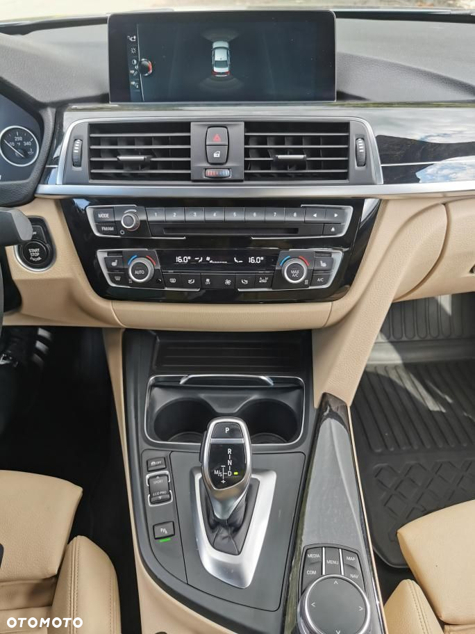 BMW Seria 3 330i xDrive Luxury Line - 11