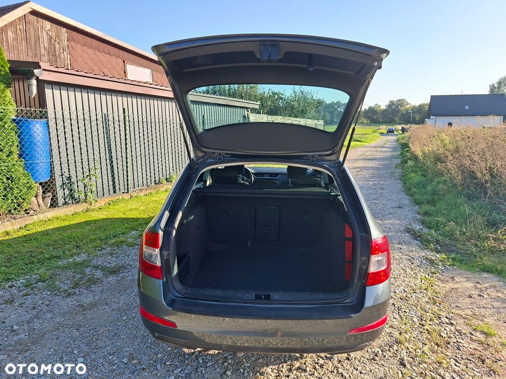 Skoda Octavia 1.6 TDI Ambition DSG - 8