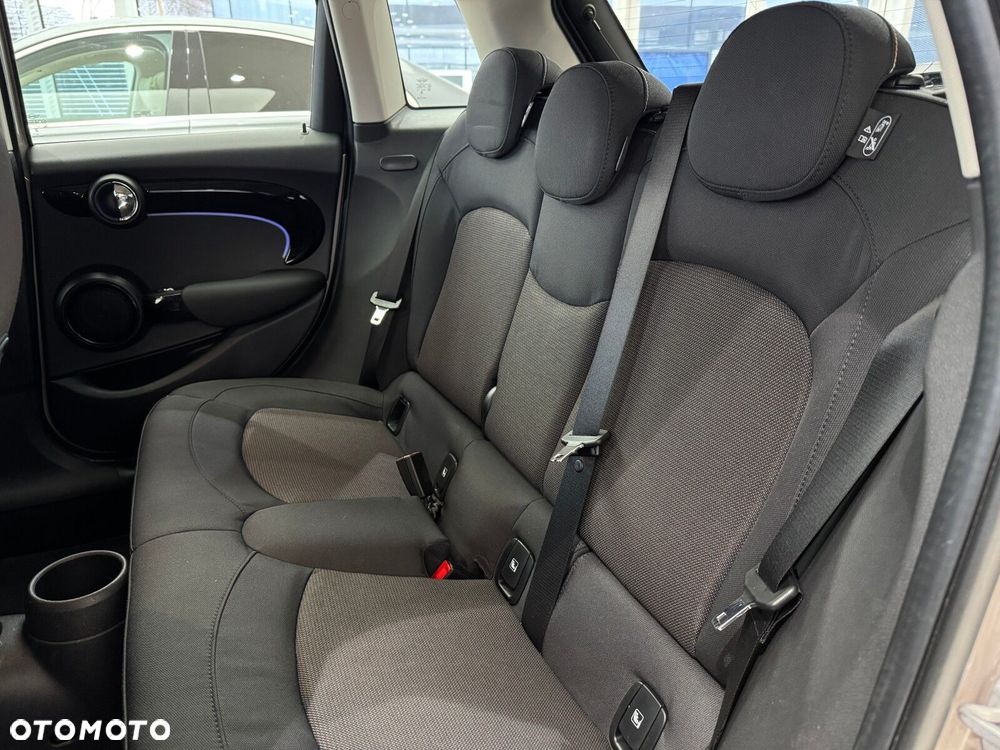 MINI Cooper Standard - 12