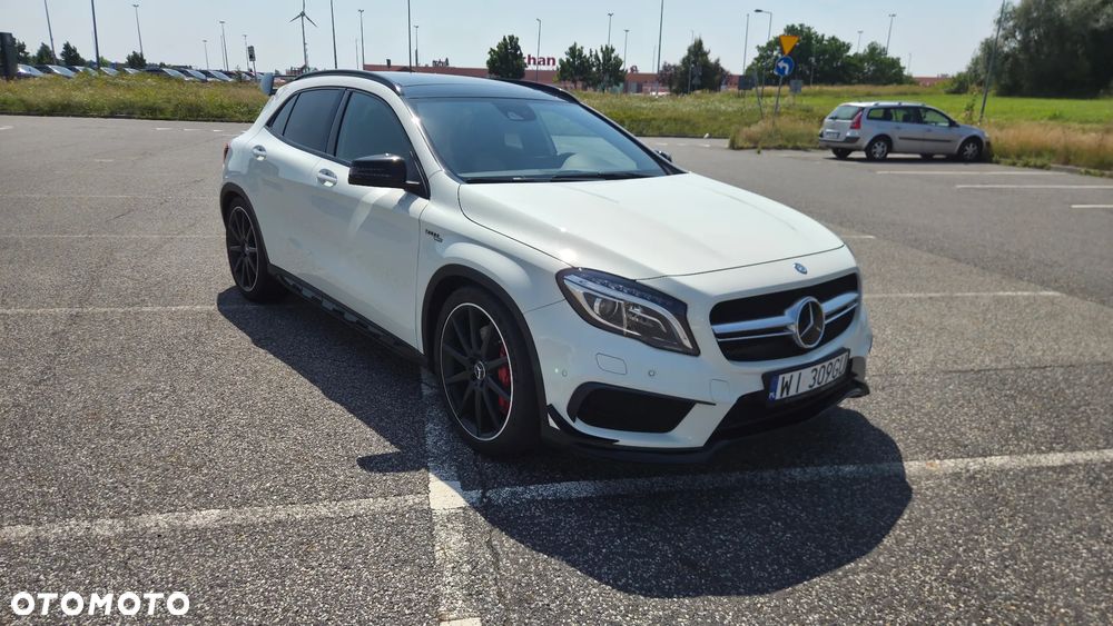 Mercedes-Benz GLA - 1