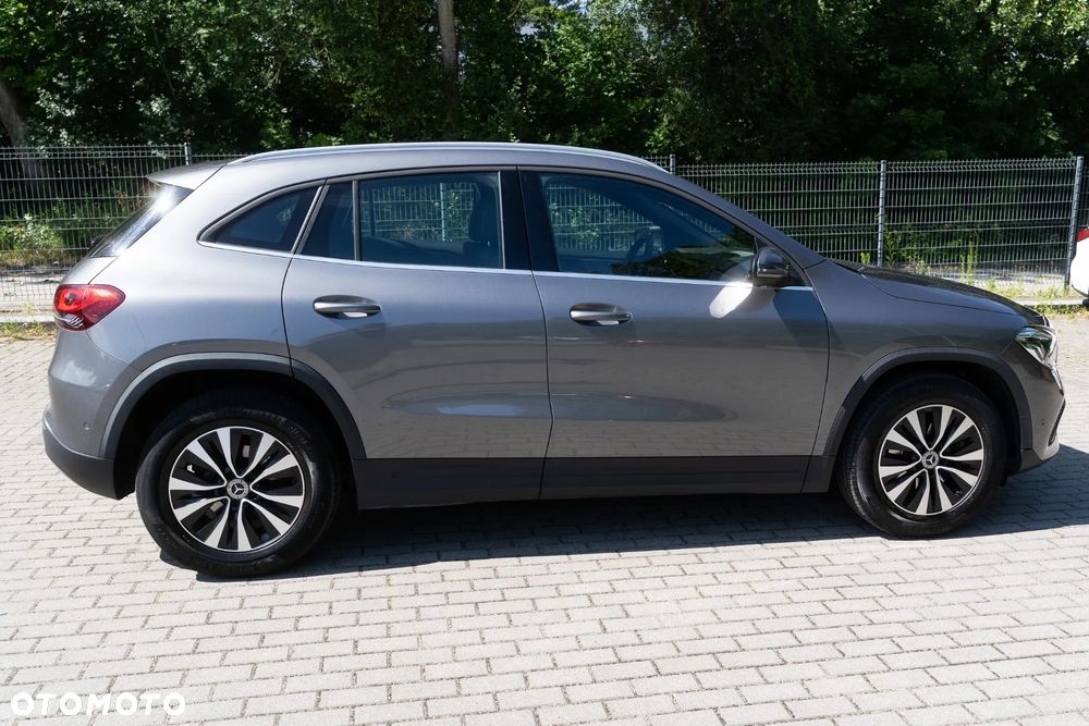 Mercedes-Benz GLA 200 Business Edition - 8