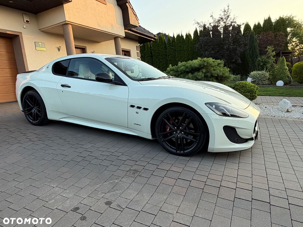 Maserati GranTurismo S Automat - 7