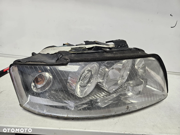 LAMPA PRAWA PRZEDNIA AUDI A6 B6 VALEO 8E0941004F