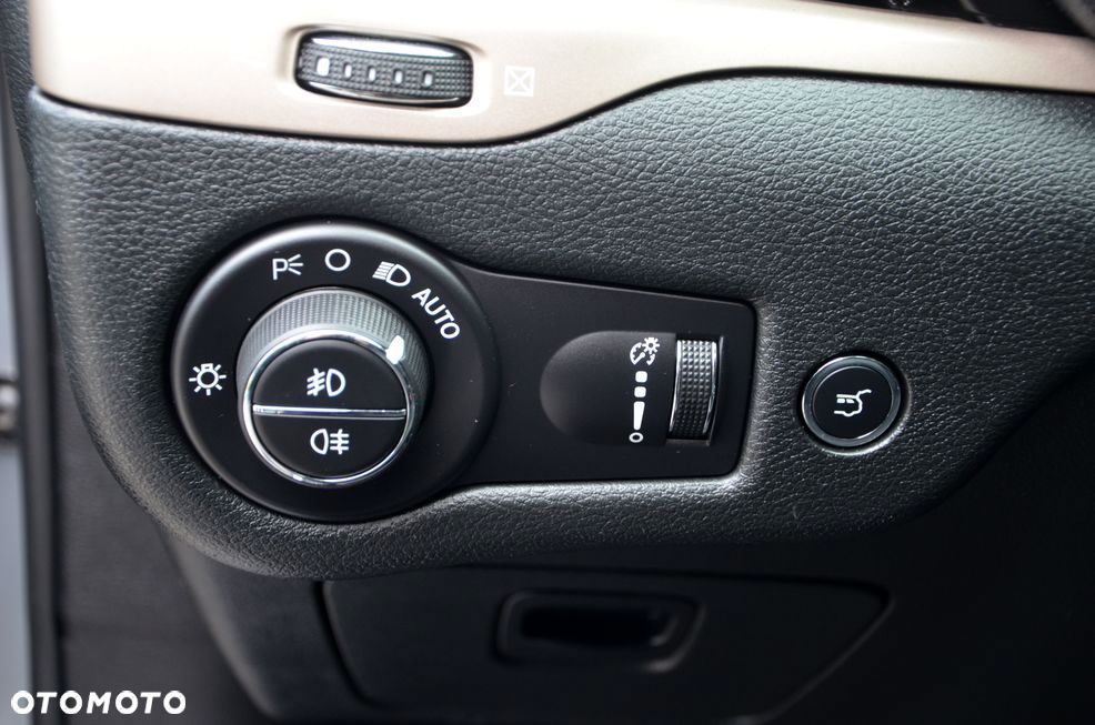 Jeep Cherokee 2.0 MJD Active Drive II Limited - 15