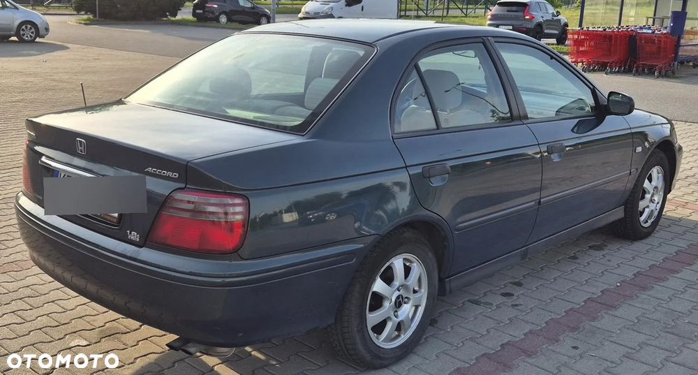 Honda Accord 1.8i LS - 5