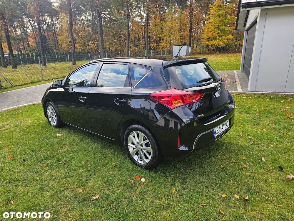 Toyota Auris 1.4 D-4D Luna - 5
