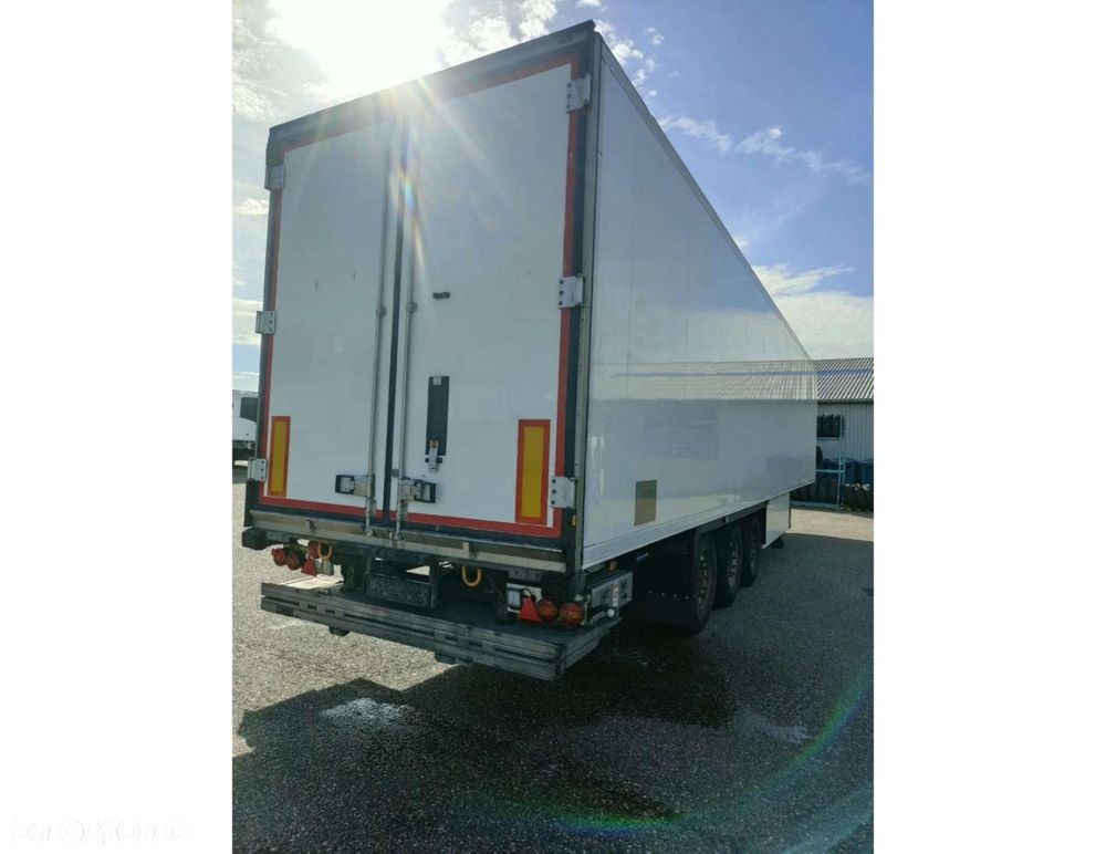Schmitz Cargobull SKO FP 45 ThermoKing SLXi Spectrum Multitemp with Taillift - 6