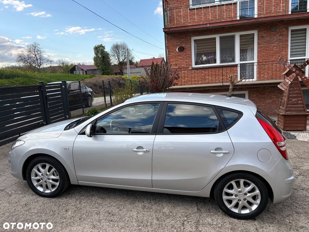 Hyundai i30 1.6 Classic + - 13