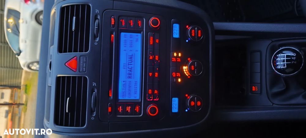 Volkswagen Golf 1.9 TDI Comfortline - 23