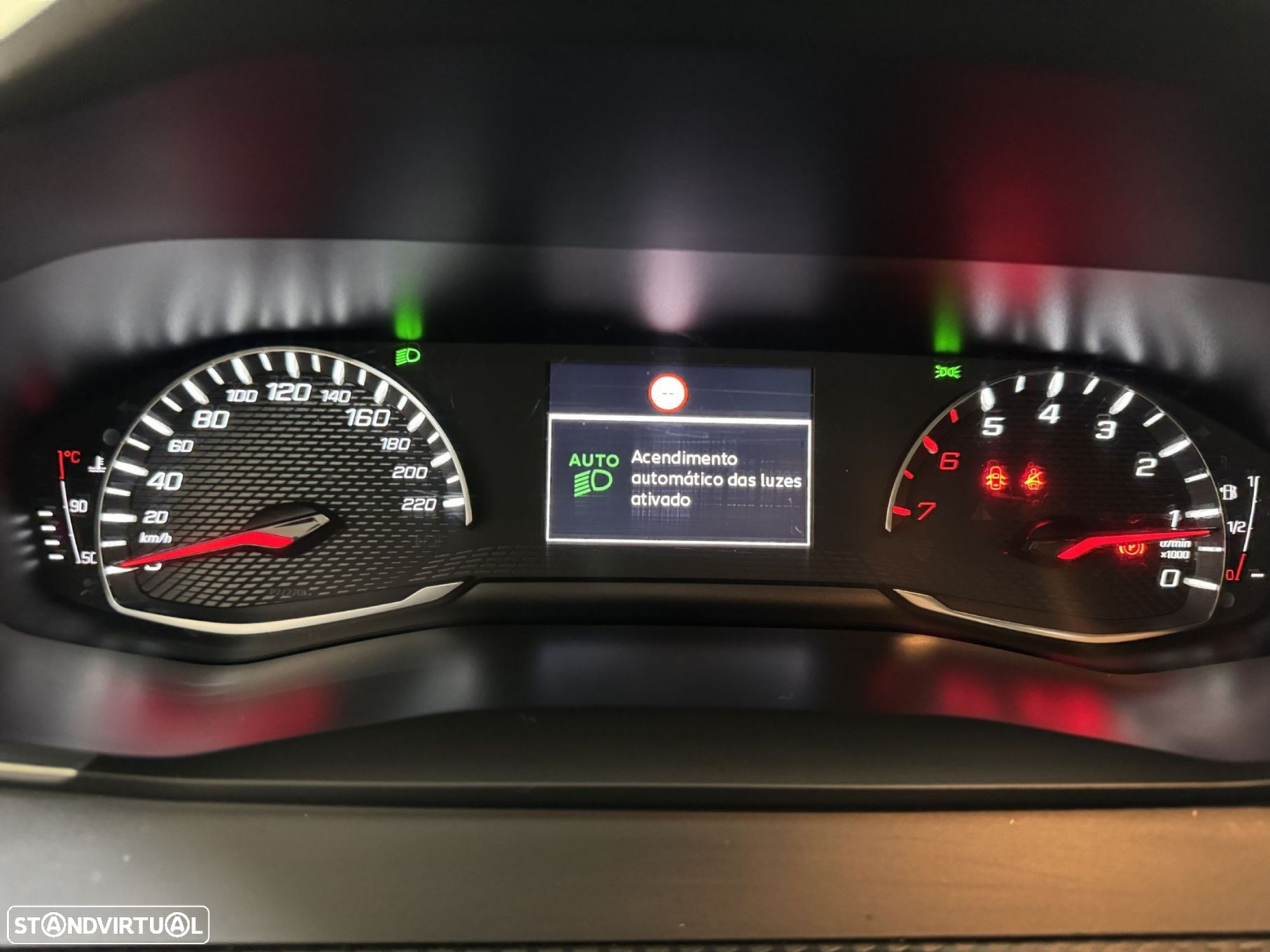 Peugeot 208 1.2 PureTech Active Pack - 12