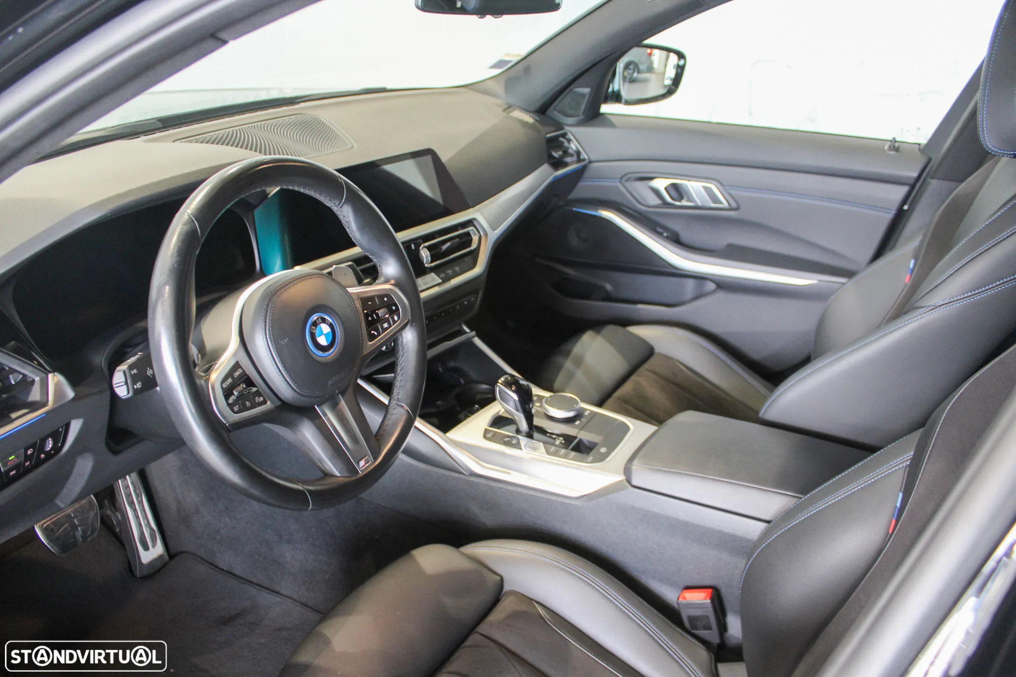 BMW 330 e Pack Desportivo M Auto - 9