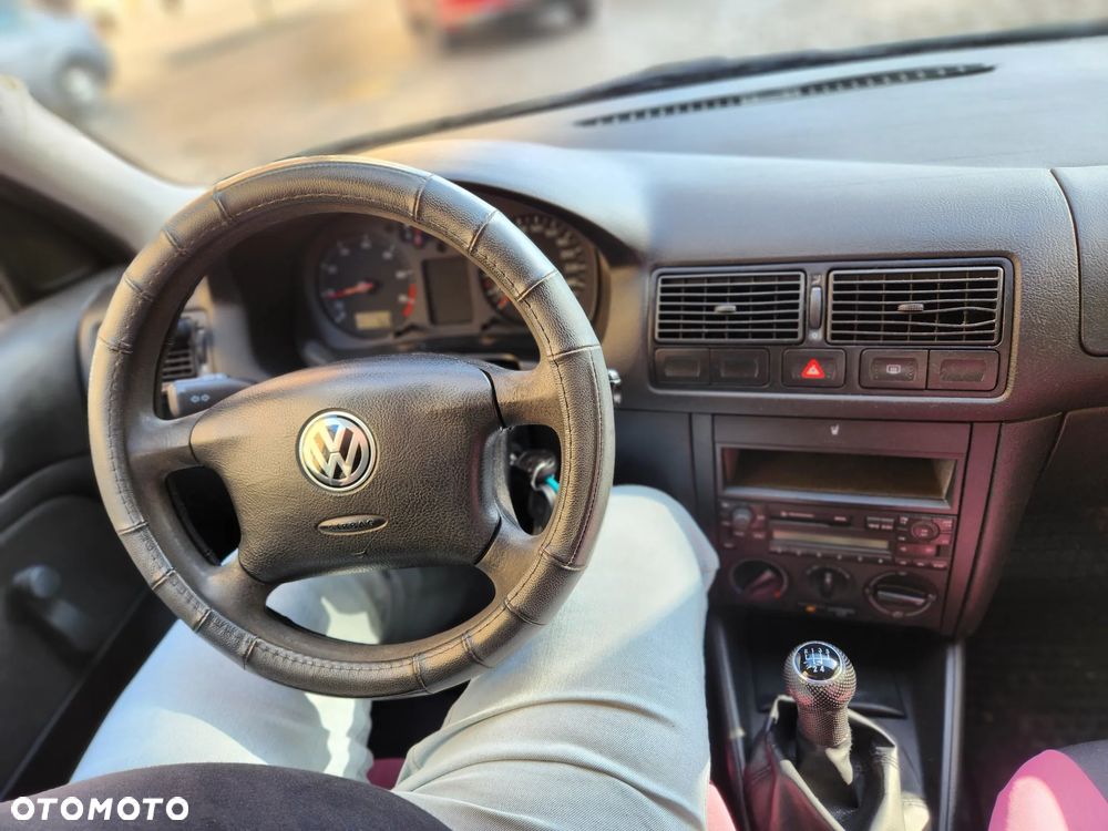 Volkswagen Golf 1.6 Comfortline - 10