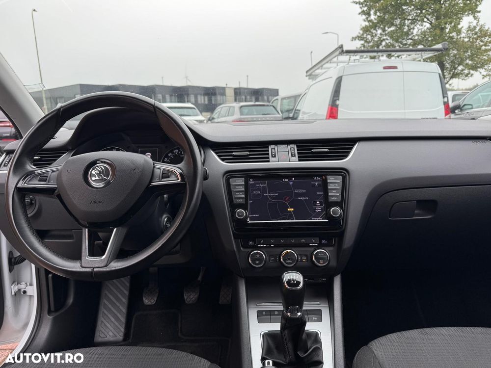 Skoda Octavia 1.6 TDI Premium Edition - 3