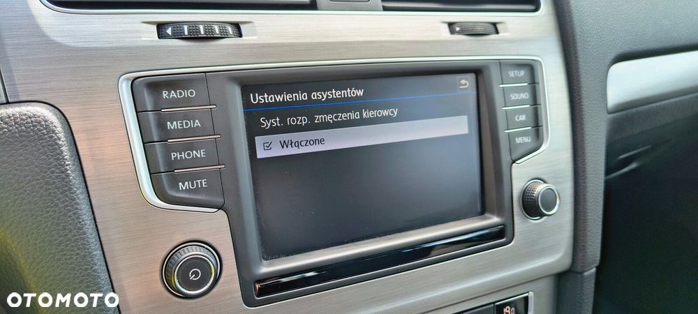 Volkswagen Golf - 23