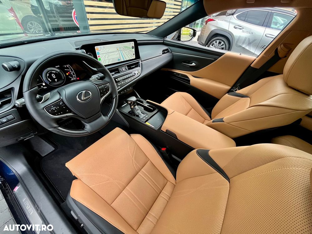 Lexus Seria ES 300h 2.5 TNGA HV 25H- 4X2 CVT Executive - 16