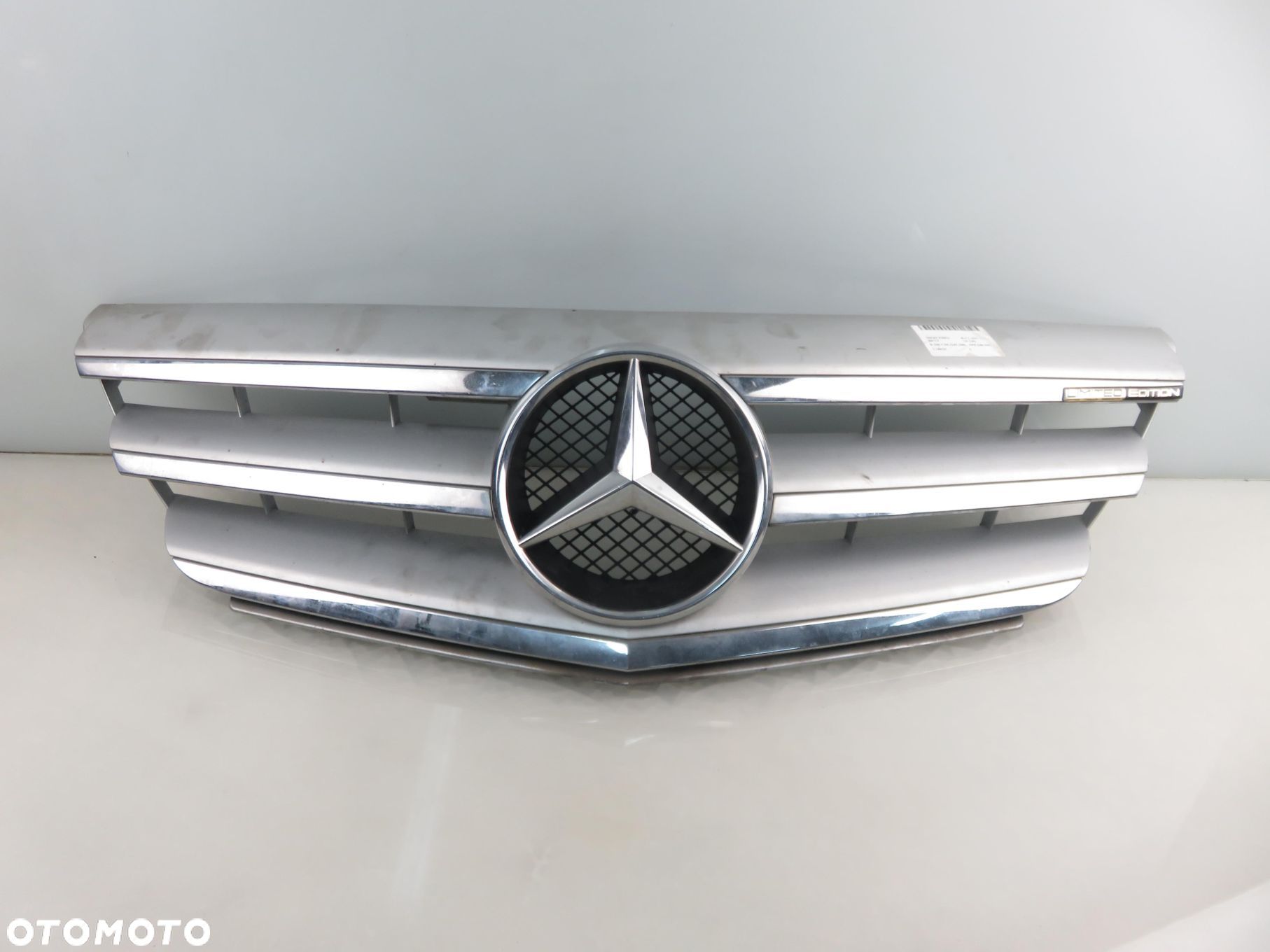 ATRAPA GRILL MERCEDES W245 - 1