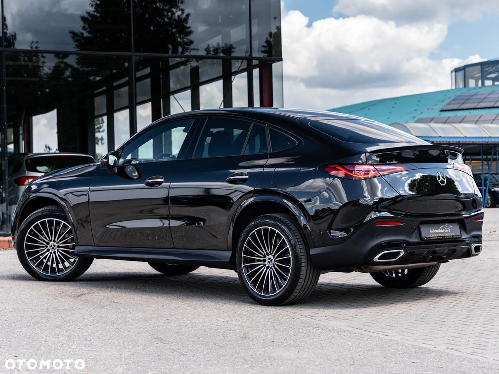 Mercedes-Benz GLC 300 e 4Matic 9G-TRONIC AMG Line - 11