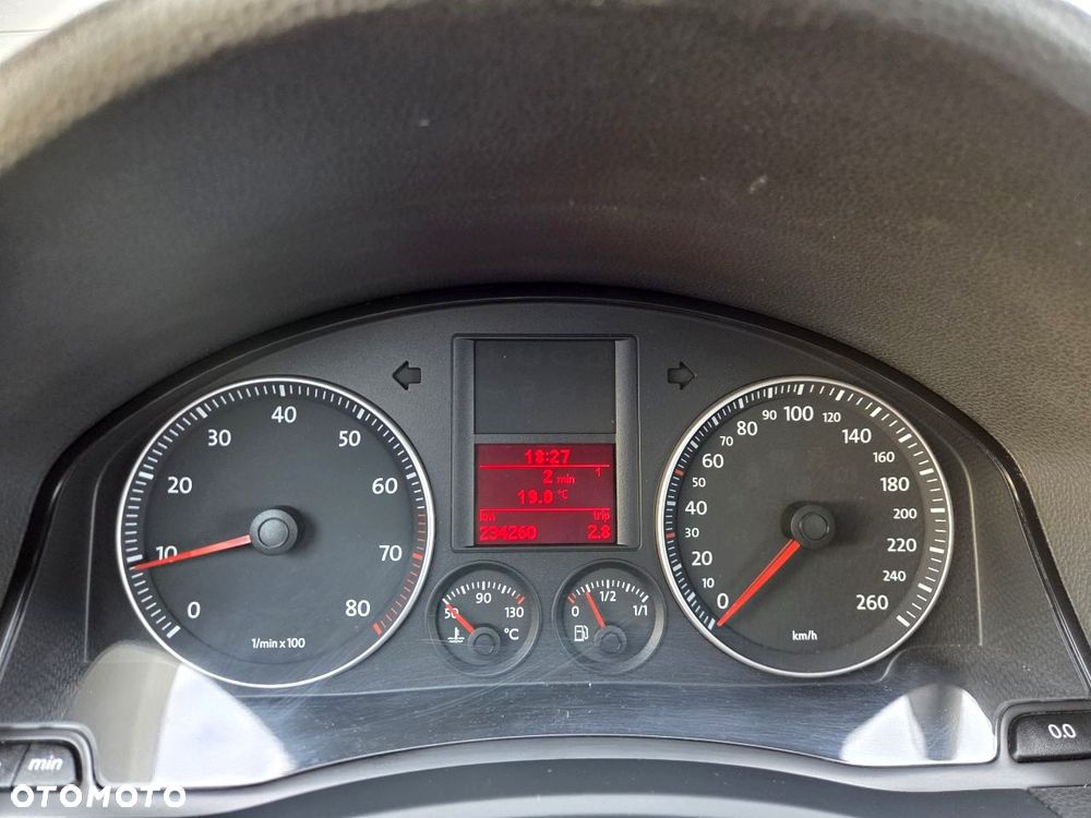 Volkswagen Golf - 33