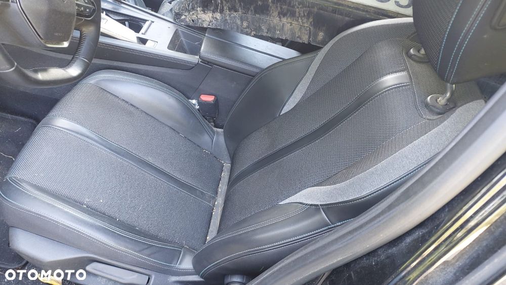 Peugeot 308 1.2 PureTech Allure Pack S&S EAT8 - 14