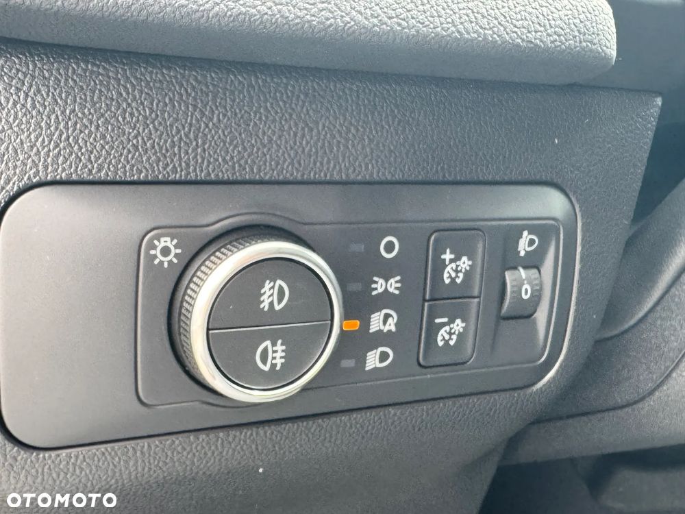 Ford Kuga ver-2-5-fhev-awd-titanium-ecvt - 24