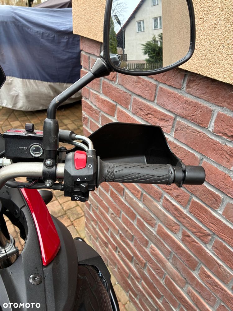 Suzuki V-STROM - 16