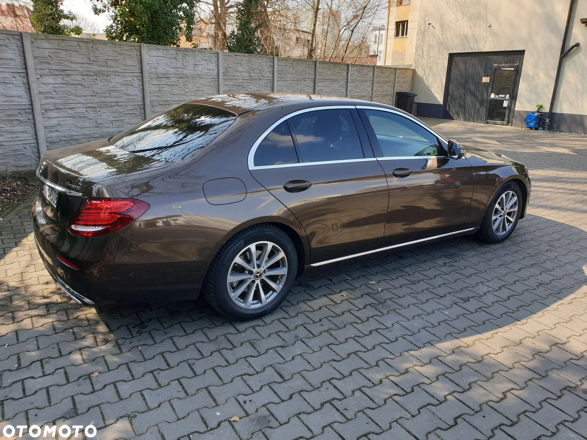 Mercedes-Benz Klasa E 220 d 4-Matic 9G-TRONIC - 4