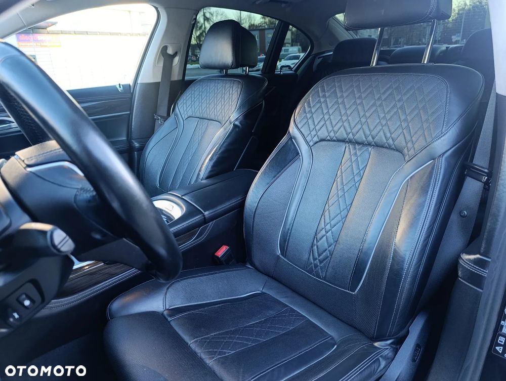 BMW Seria 7 730d xDrive - 14