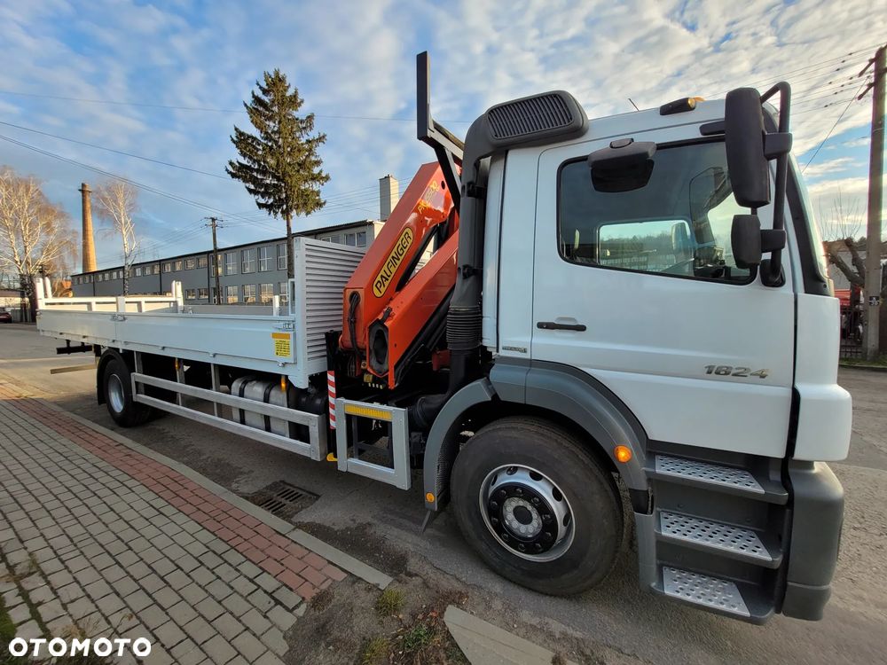 Mercedes-Benz AXOR 1824 // HDS PALFINGER PK 15500 4 WYSUWY 12,20m // SKRZYNIA ŁADUNKOWA 8m // ŻURAW DŹWIG KRAN CRANE // DO WIĘŹBY DACHOWEJ // MOŻLIWOŚĆ SKRÓCENIA - 15