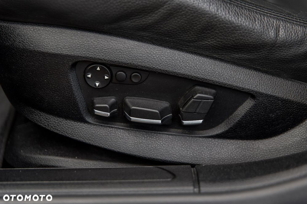 BMW Seria 7 730d - 17