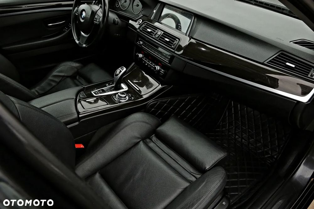 BMW Seria 5 528i - 6