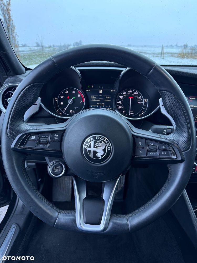 Alfa Romeo Giulia 2.0 Turbo 16V AT8 Veloce - 16