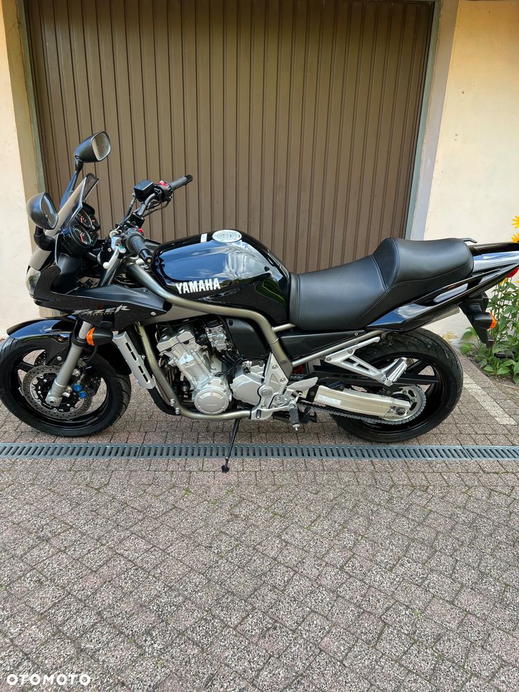 Yamaha FZS - 18