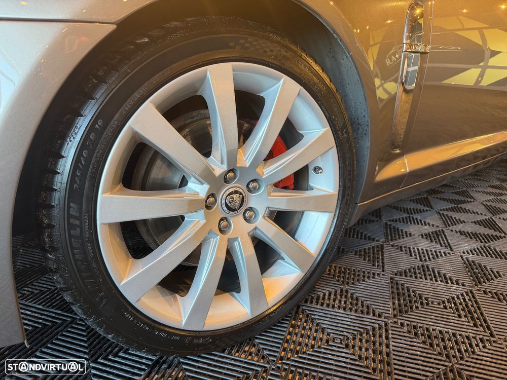 Jaguar XF 4.2 V8 Premium Luxury - 10