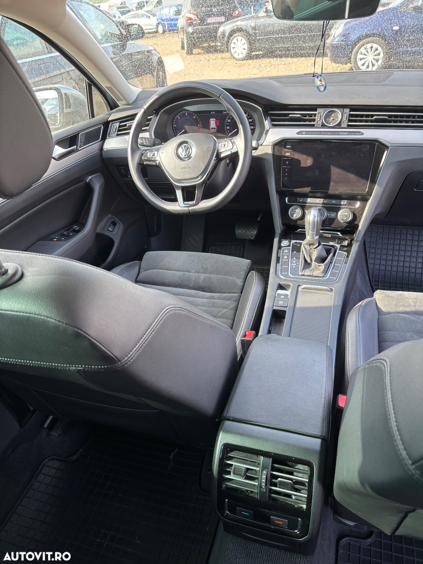 Volkswagen Passat Variant 2.0 TDI DSG R Executive - 11