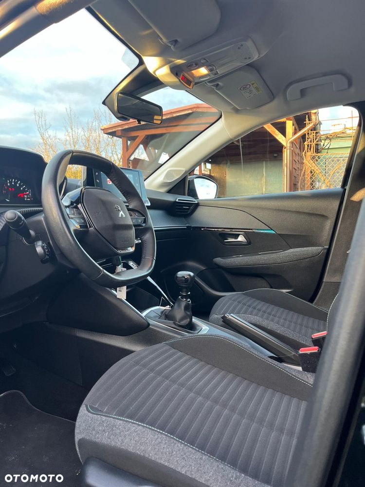 Peugeot 208 - 6