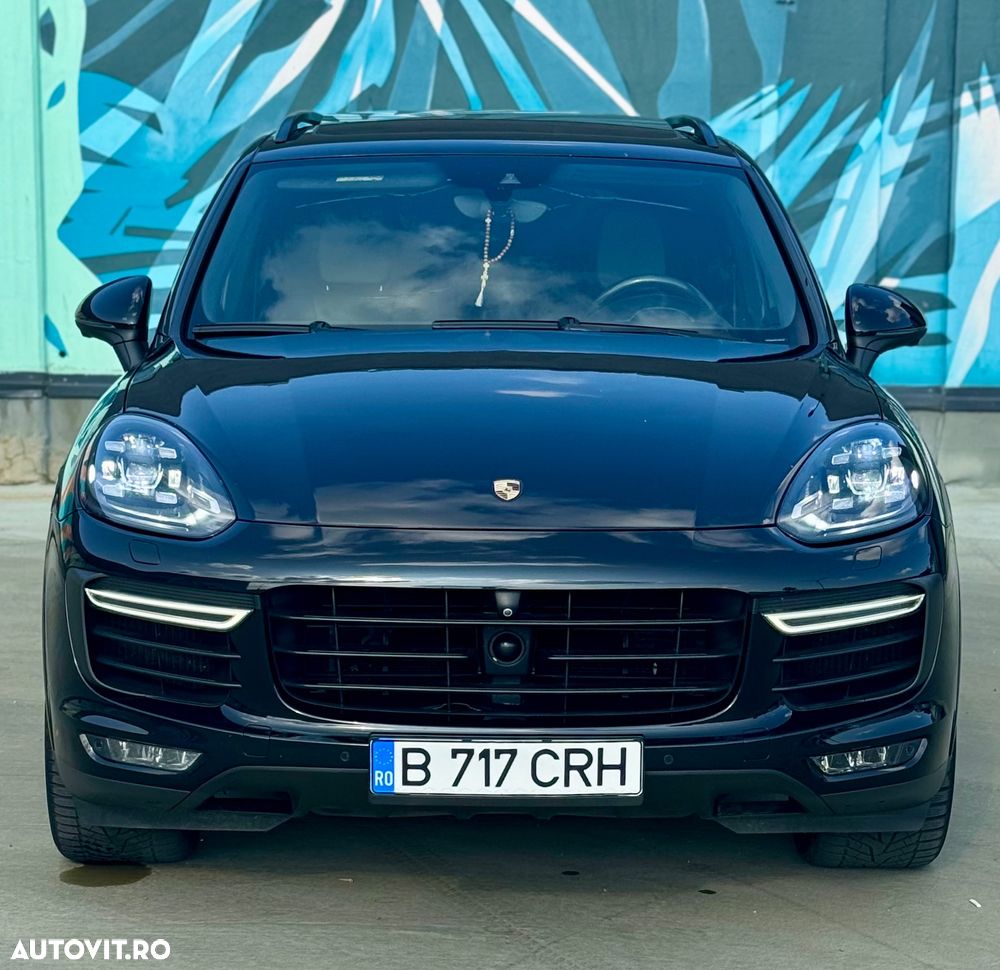 Porsche Cayenne - 2