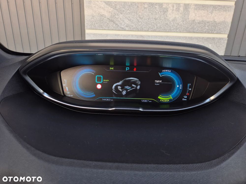 Peugeot 3008 1.6 PureTech HYbrid GT Line S&S EAT8 - 8