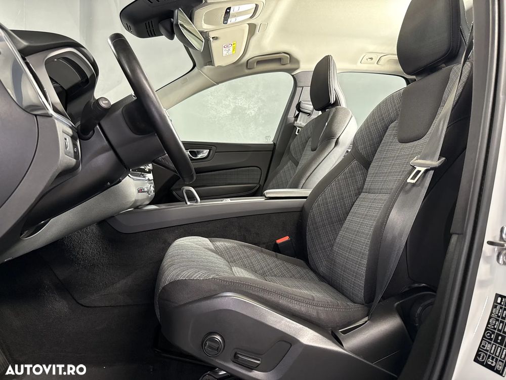 Volvo XC 60 B5 B AWD Core - 11