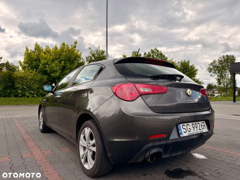 Alfa Romeo Giulietta 1.6 JTDM Distinctive - 4